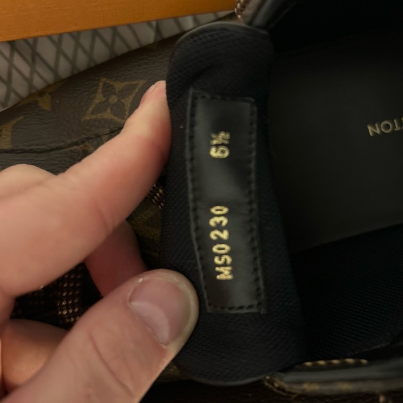 Louis Vuitton Monogram Frontrow Sneaker 6.5 Excellent Condition. - Picture 9 of 9